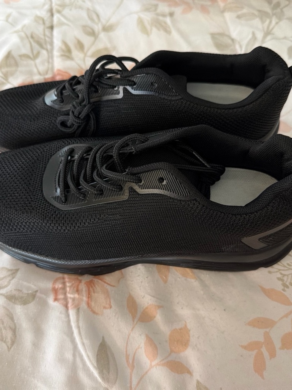 Men's Black Athletic Mesh Lace-Up Sneakers/Men 9 Women 11